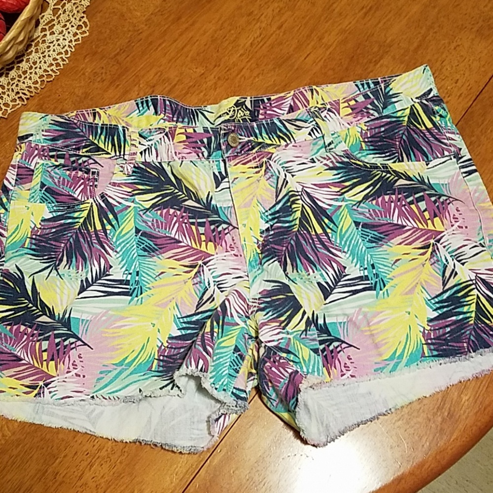 Hawaiian shorts